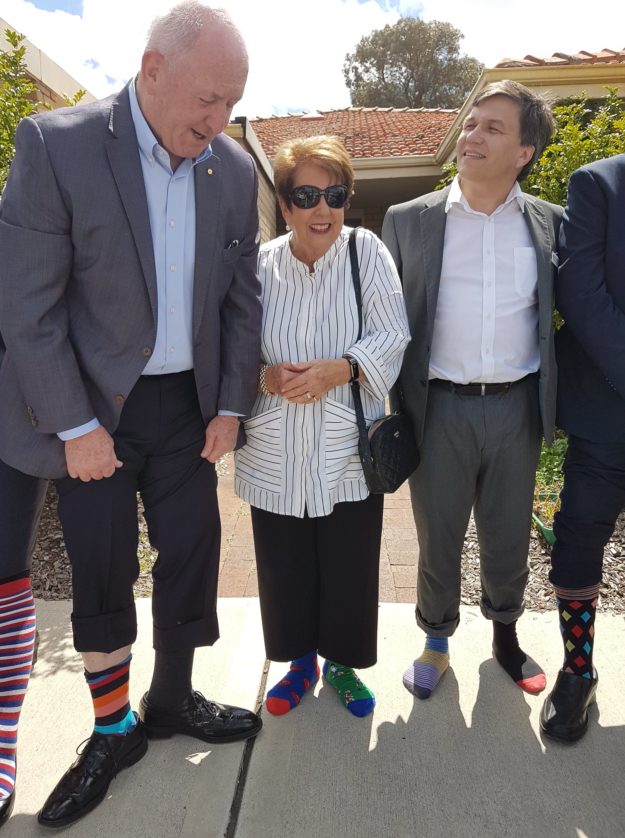 Peter Cosgrove and odd socks